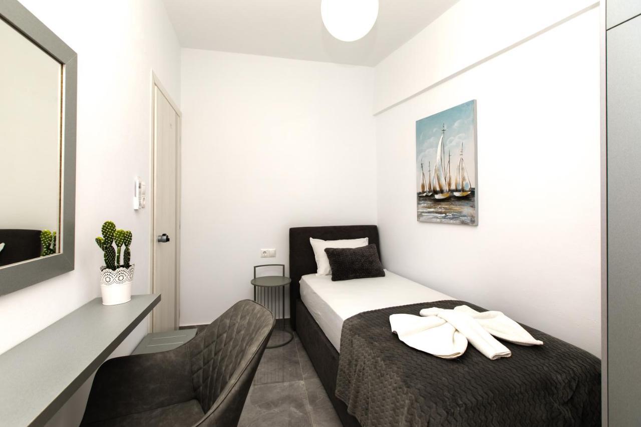 Luxury Shades Of Gray Apartment 罗希姆诺 外观 照片